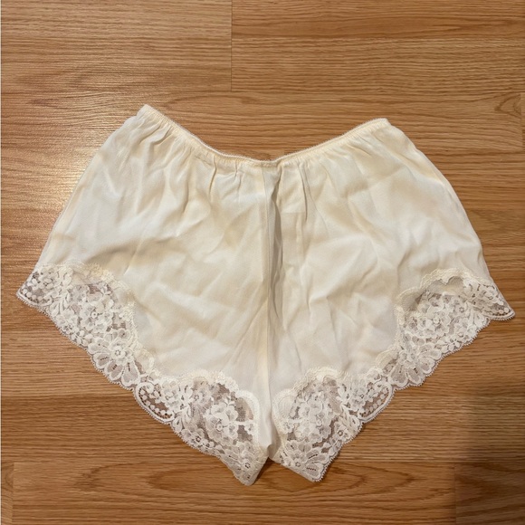 Lace Trimmed Pajama Shorts - Picture 6 of 8
